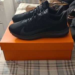Nike Quest 2